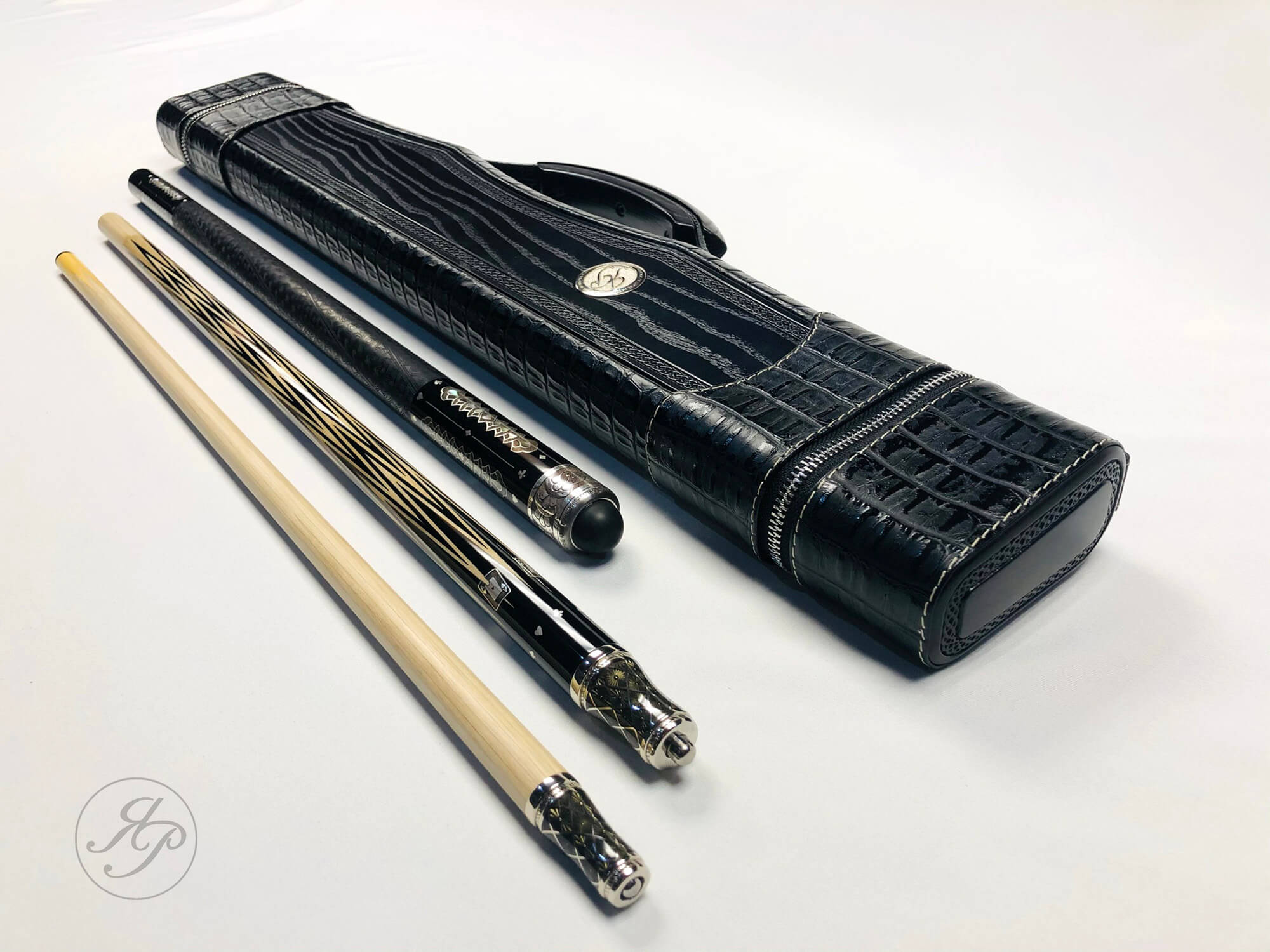 Кий ручной работы 888 из эбена с картами