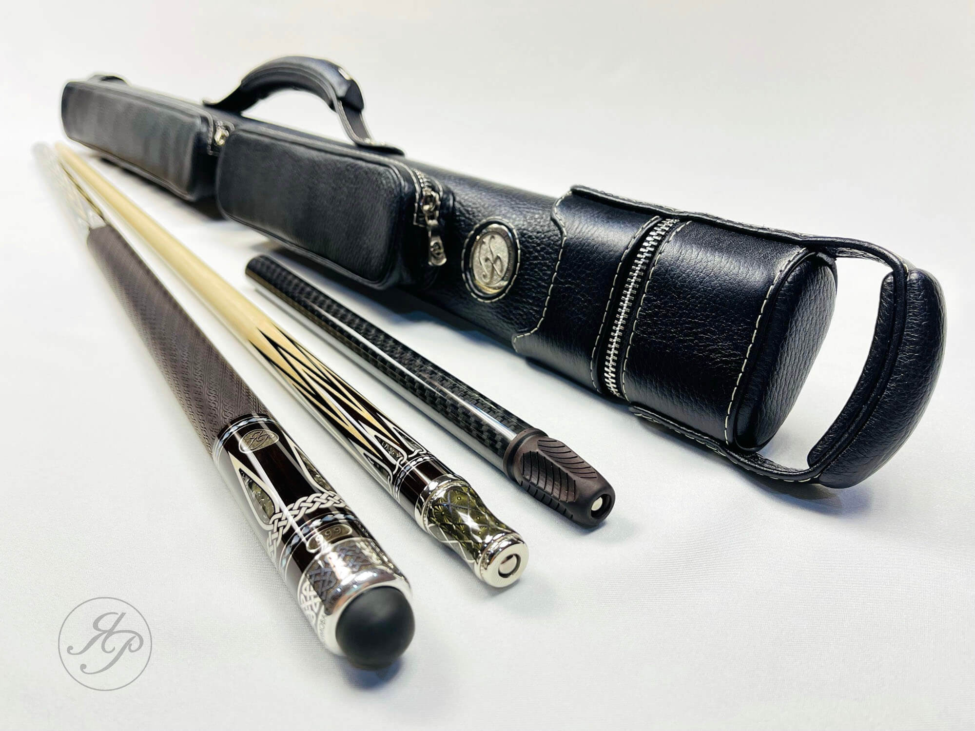 Кий ручной работы 999 из макассара с символом "Коловорот"