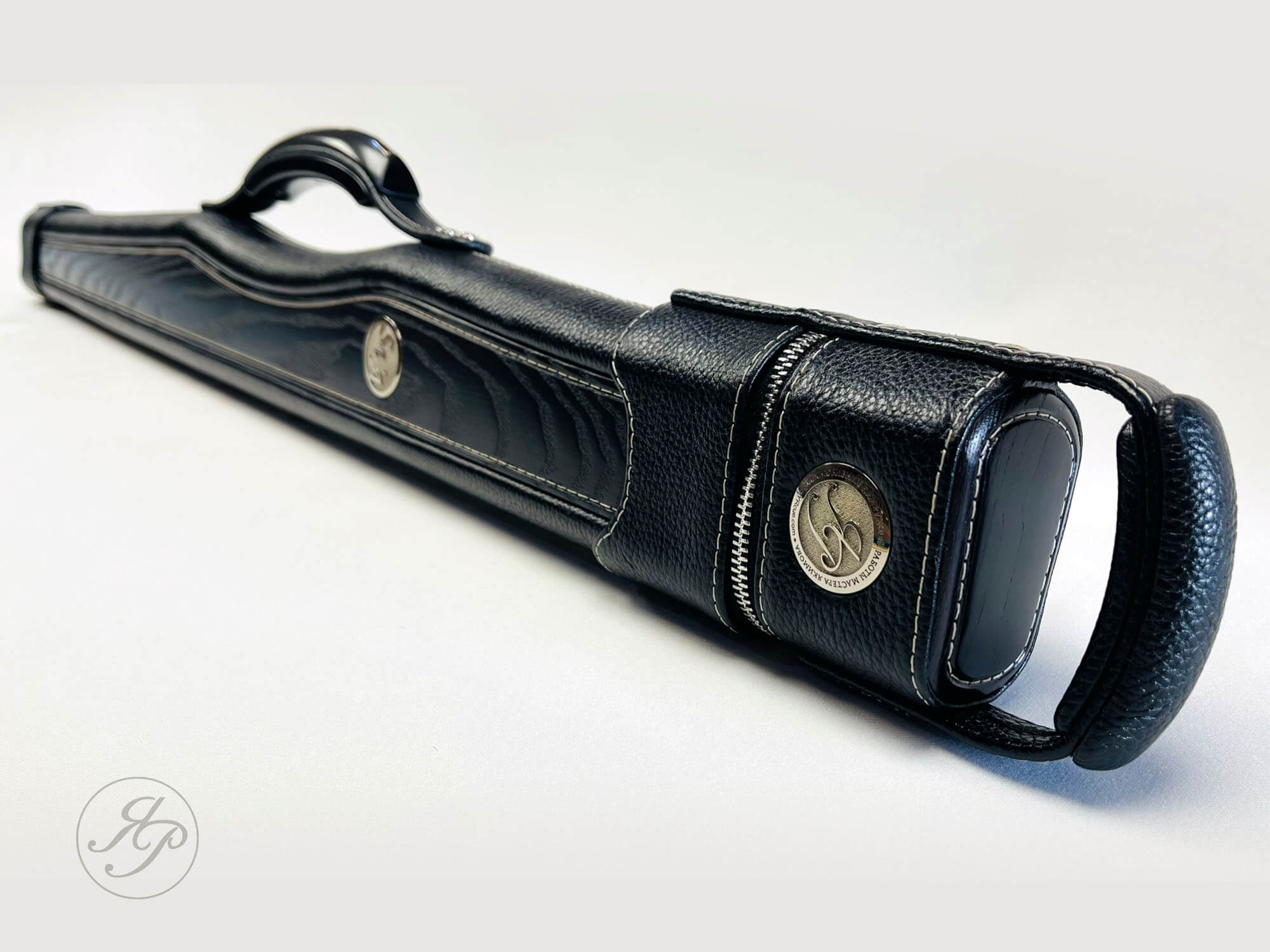 Тубус для двухсоставного кия из гладкой кожи и массива ясеня  TS 012 190 000 ₽