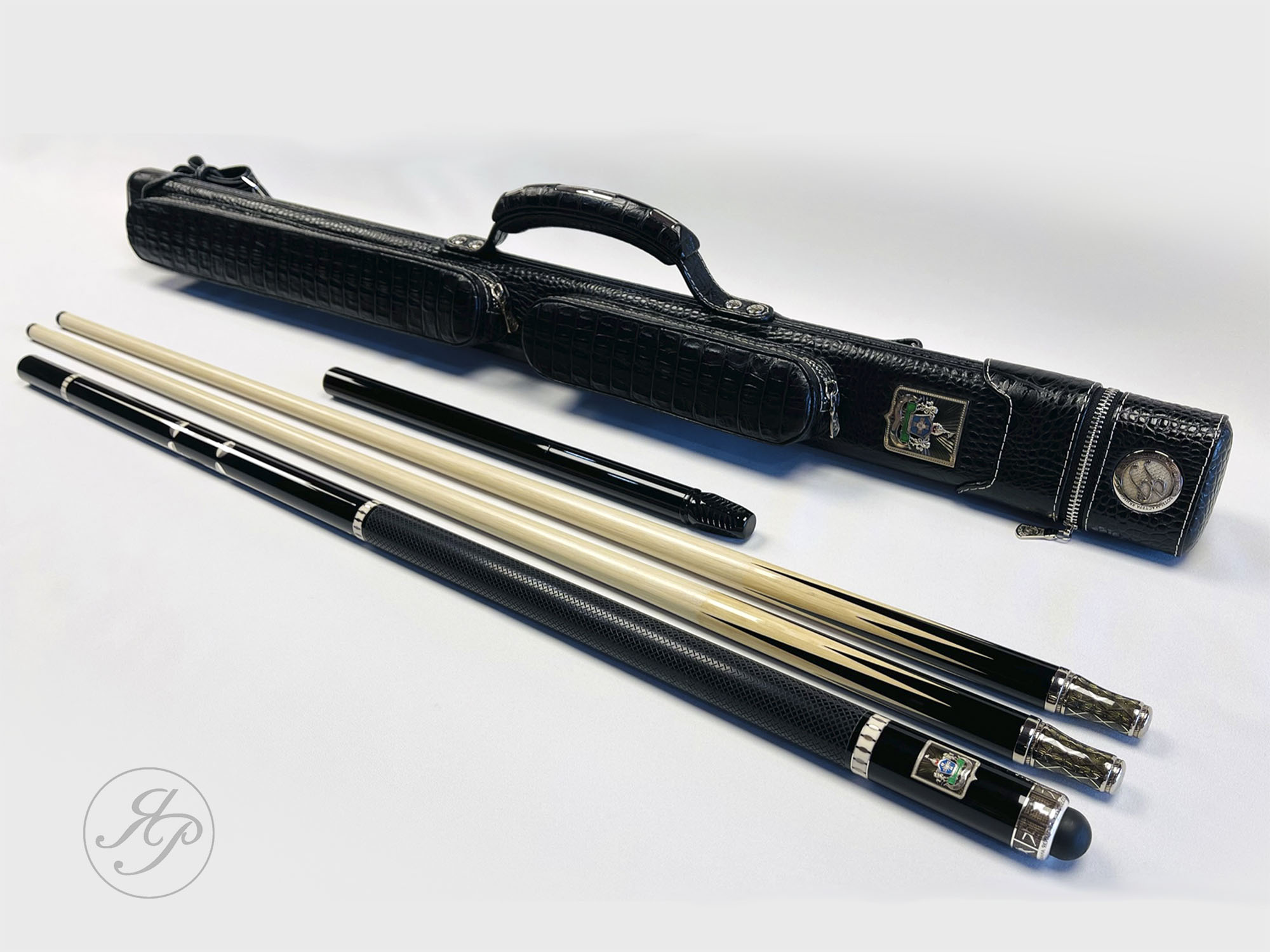 Кий ручной работы 777 из эбена со шпагами