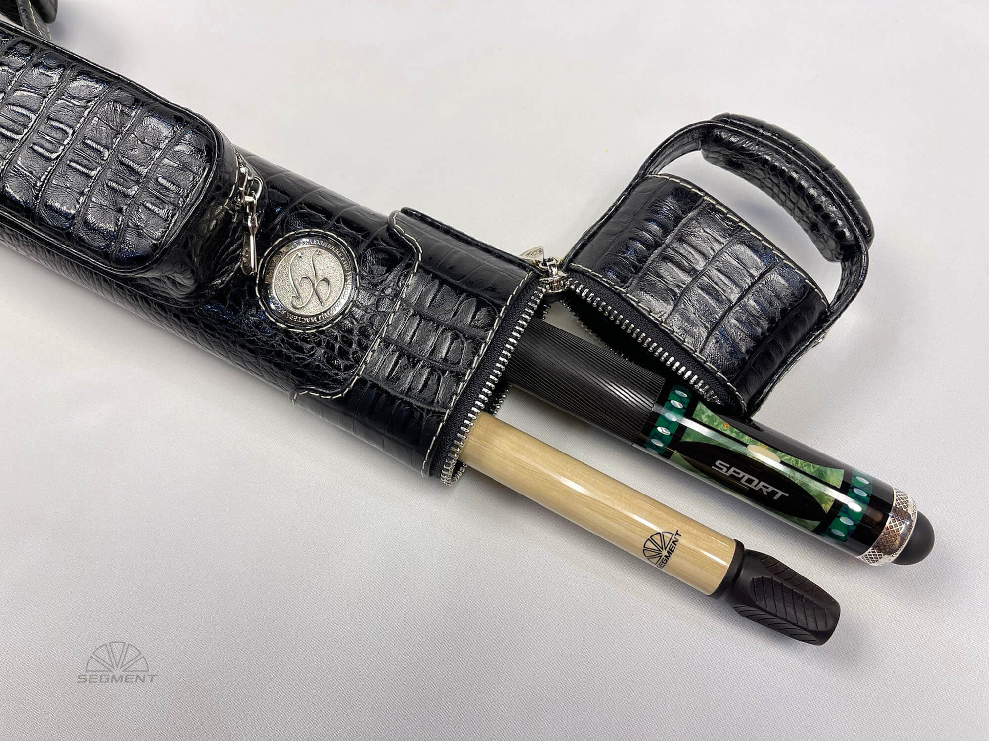 Бильярдный кий 007 с зеленой инкрустацией