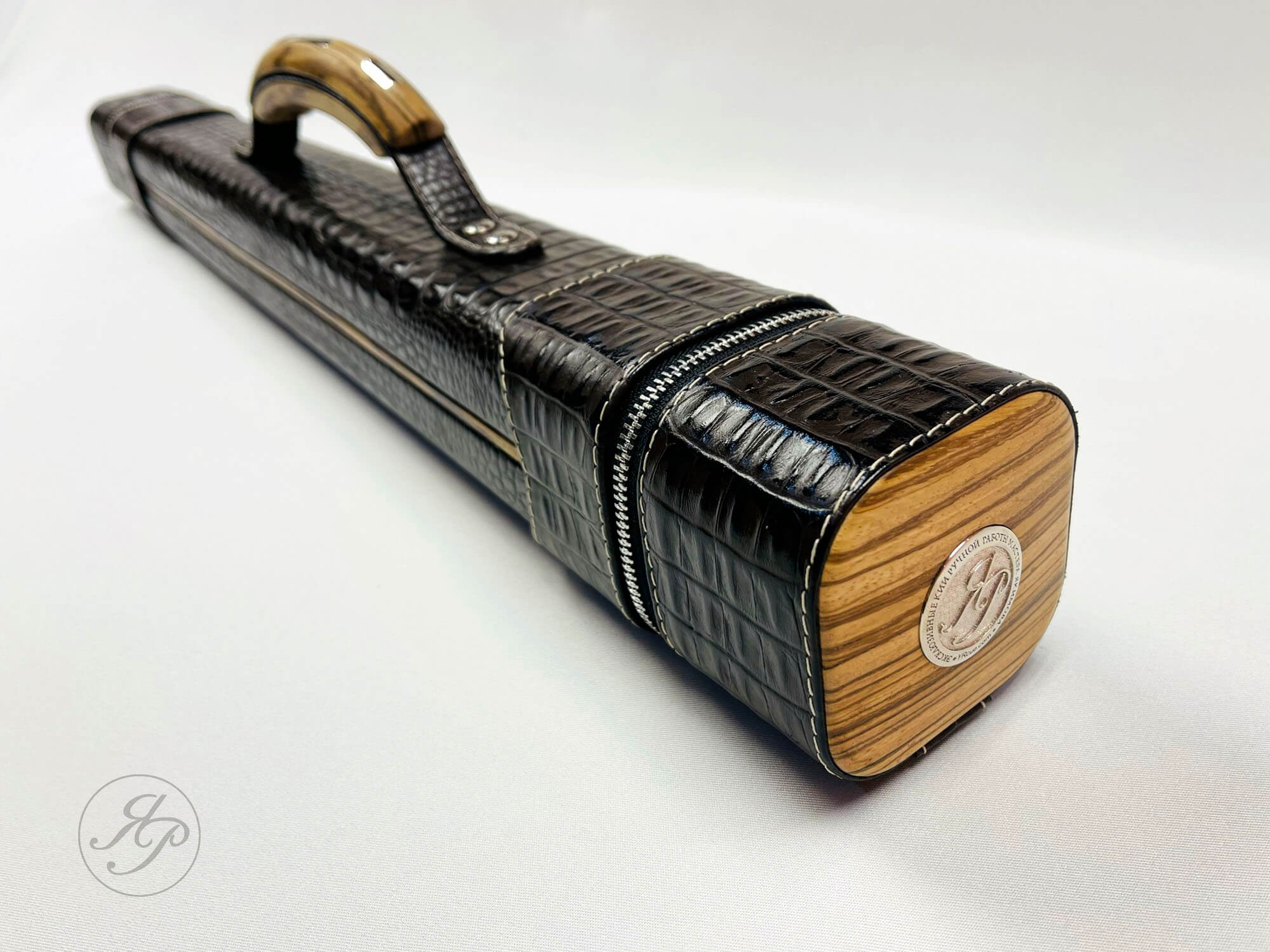 Тубус для трехсоставного кия с дополнительным шафтом и удлинителя  TS 016 85 000 ₽