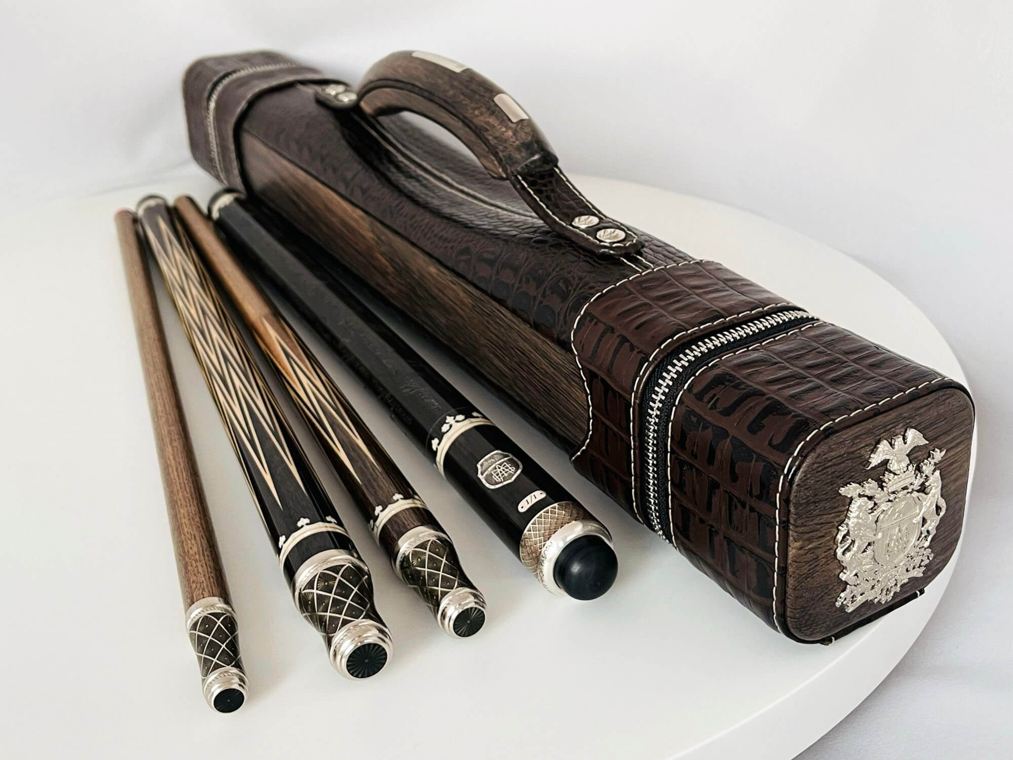 Кий ручной работы 1/1 из 2000 летнего дуба