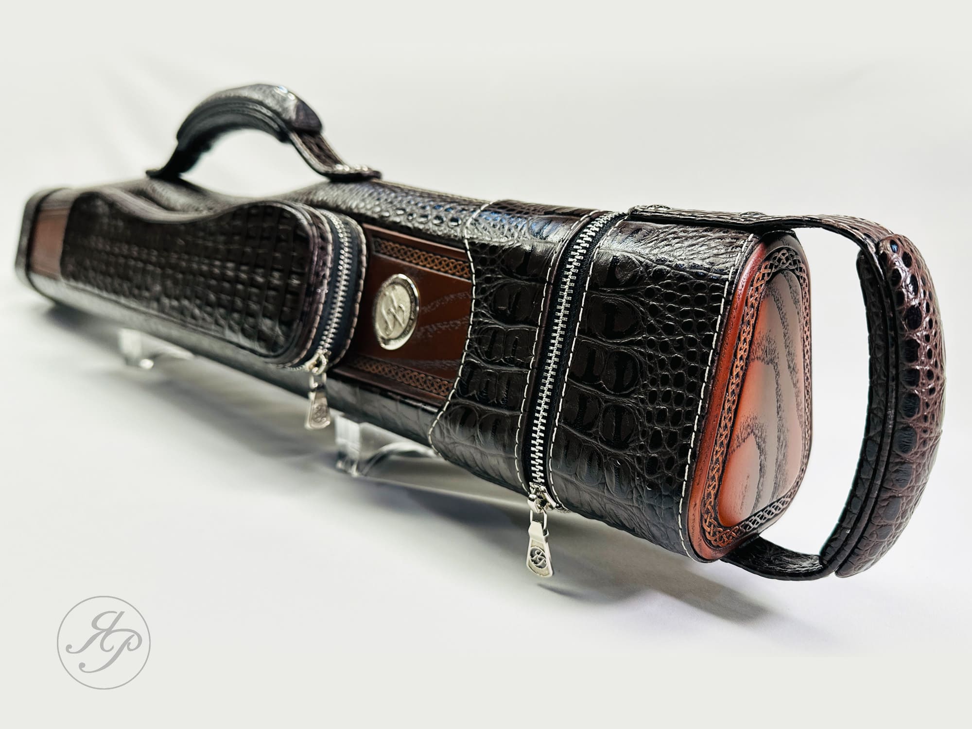 Тубус для трехсоставного кия из натуральной кожи и массива дерева TS 002 200 000 ₽