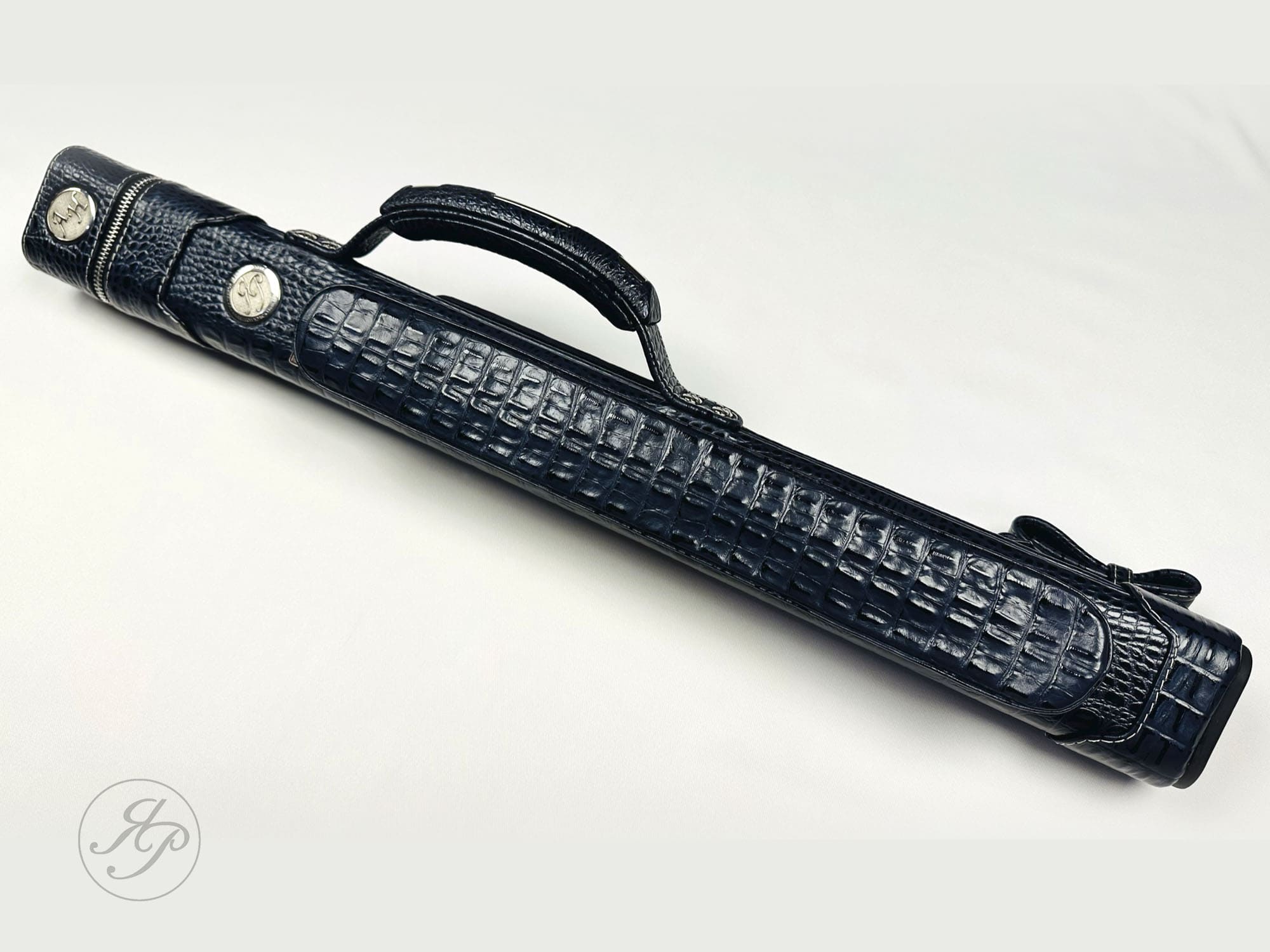 Тубус для 3-х составного кия, из темно-синей тисненой кожи   TS 020 105 000 ₽