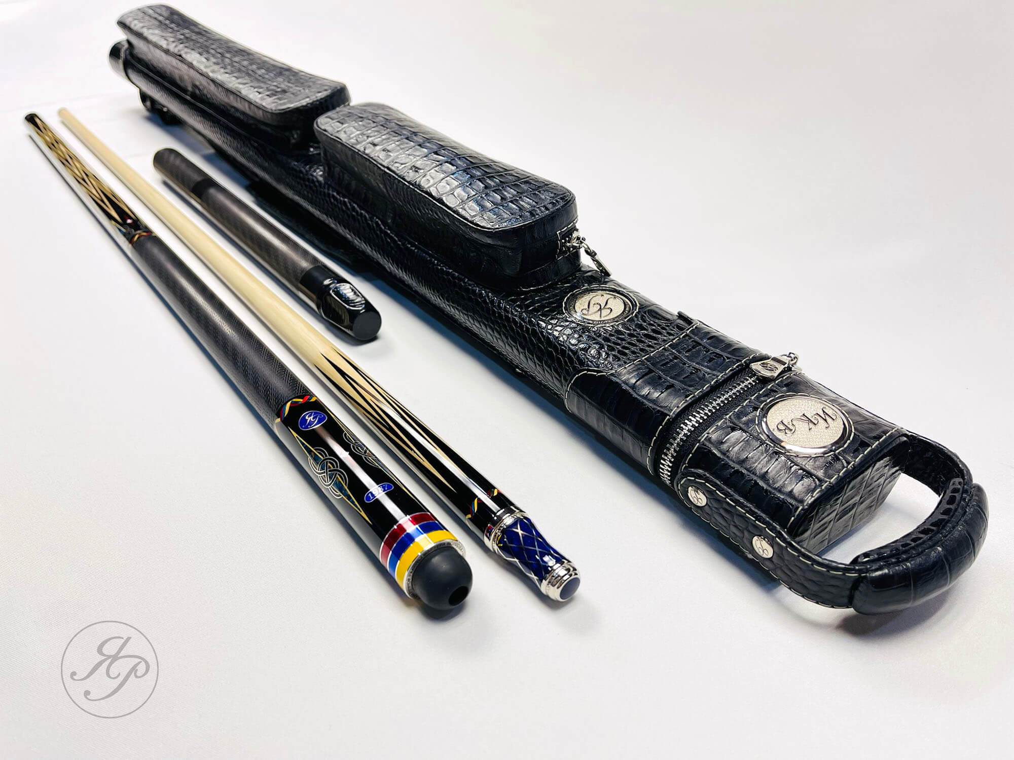 Кий ручной работы 1987 с триколором Армении